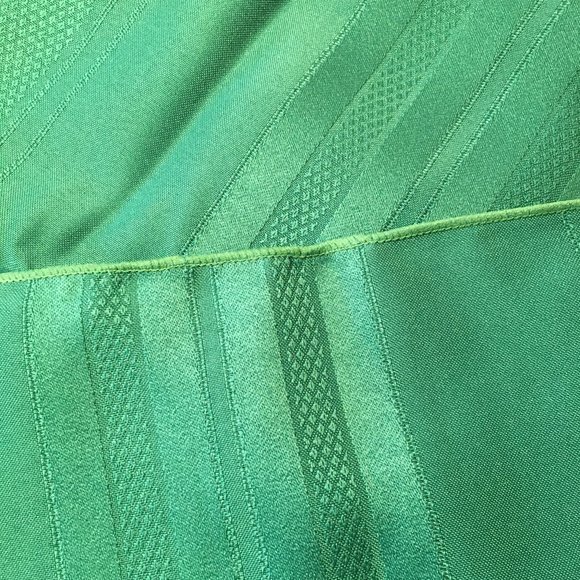 CHRISTMAS ON MAIN STREET Dinner Napkins NEVER USED - Picture 6 of 9